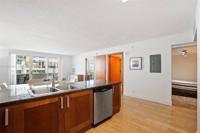 Building Photo - 9499 Collins Ave