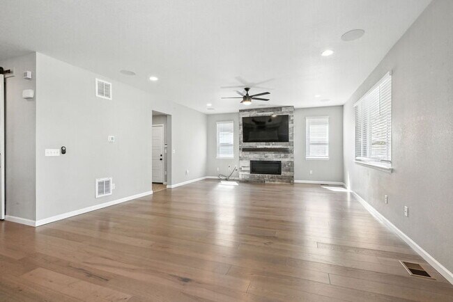 Building Photo - 9191 Rio Lado St