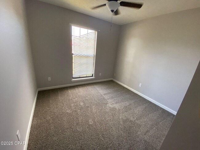 Building Photo - 2315 Oakwood St