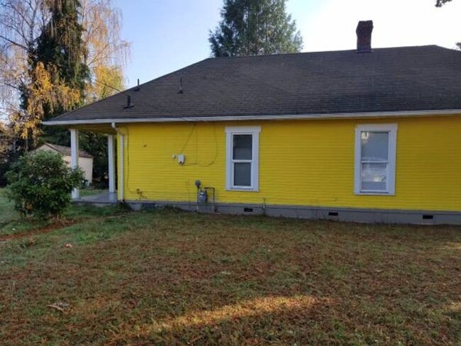 Building Photo - Beautiful 3bd1ba SF House with a Huge Yard...