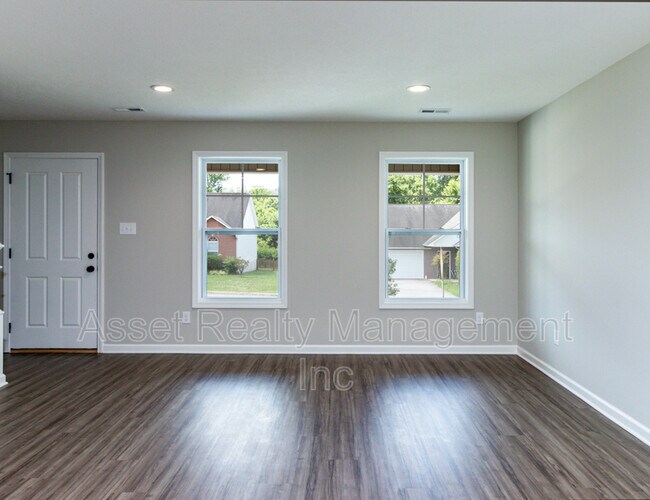 Building Photo - 628 Drakewood Rd