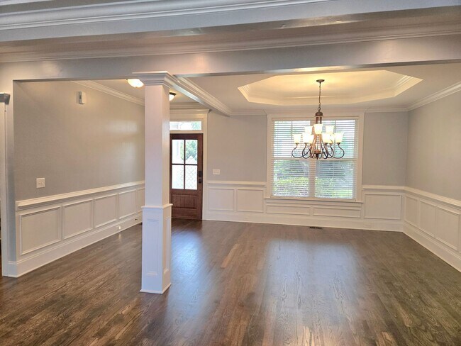 Building Photo - 643 Burgamy Pass