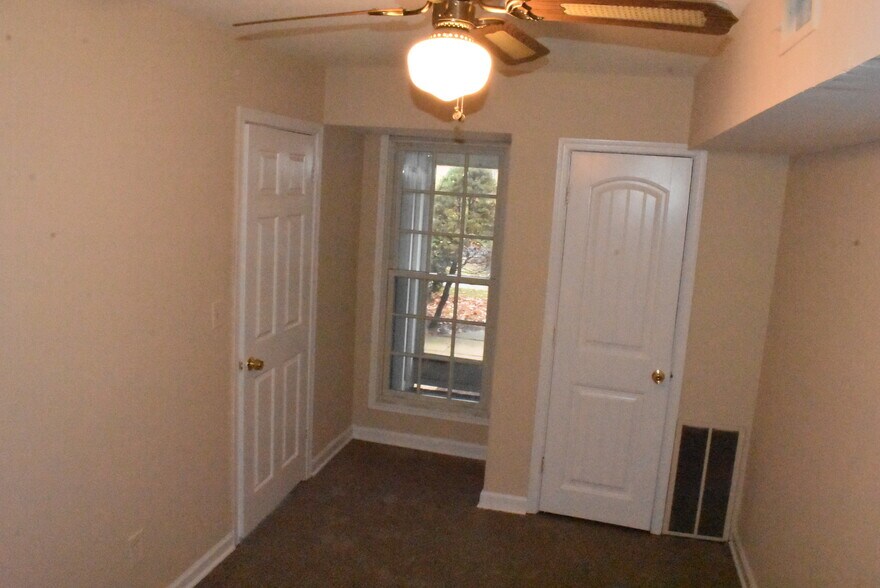 Building Photo - 7514 Spring Lake Dr