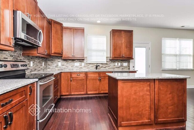 Building Photo - 577 Rolling Meadows Dr