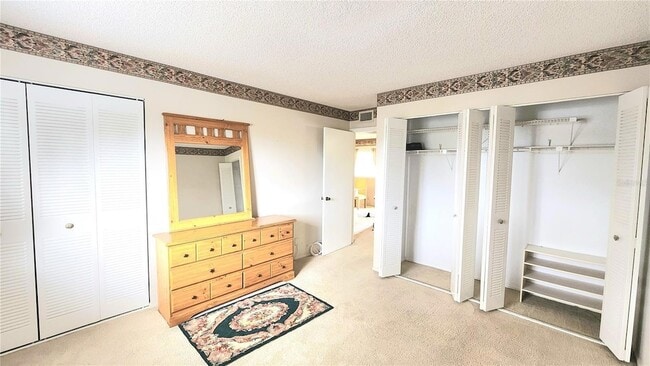 Building Photo - 11485 Oakhurst Rd