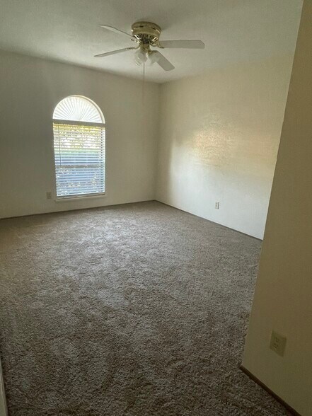 Building Photo - 7206 Nutmeg Ln