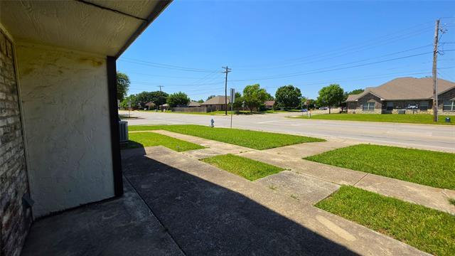Building Photo - 3028 N Bell Ave