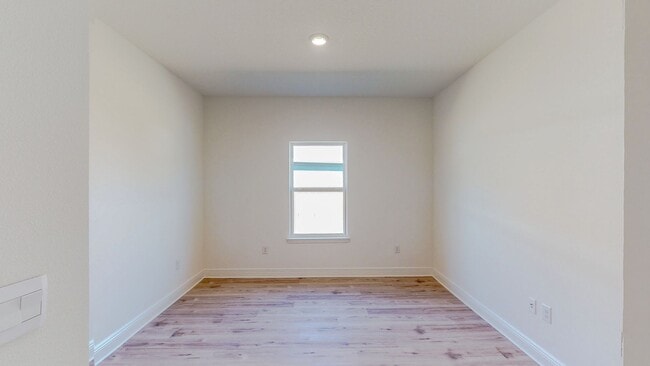 Building Photo - 4 Bedroom Home in Paradise Cove