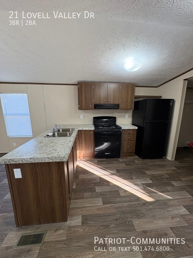 Building Photo - 21 Lovell Valley Dr