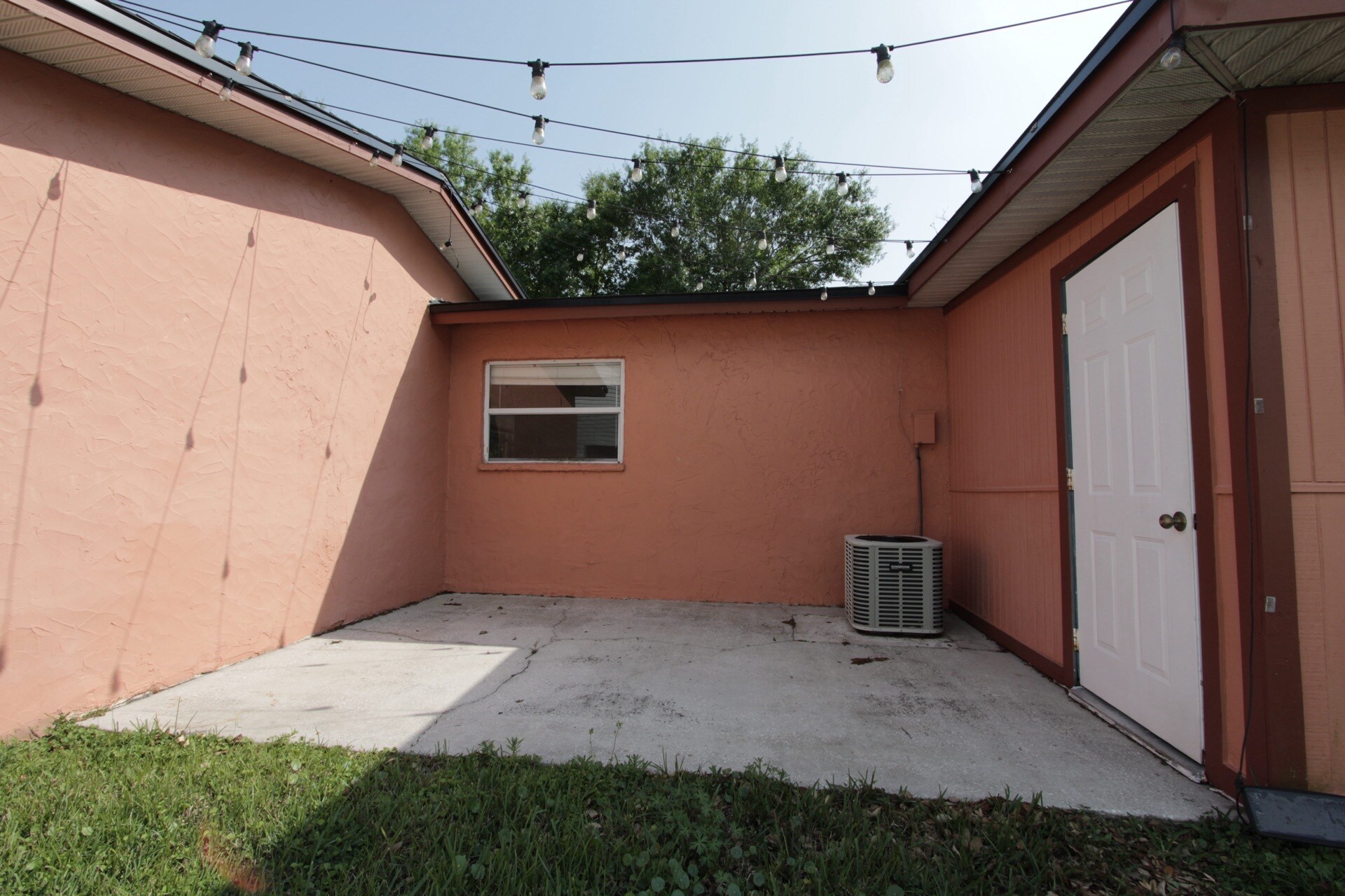 Building Photo - 212 Tennessee Ave