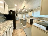 Building Photo - 2246 Windsor Dr