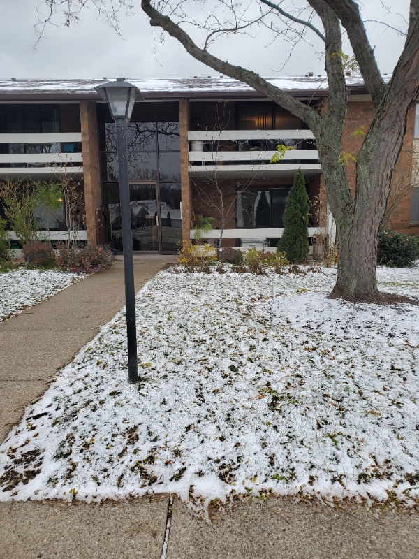 Building Photo - 1263 Lost Nation Rd