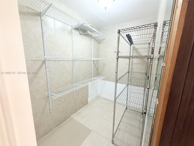 Building Photo - 1350 E Sample Rd