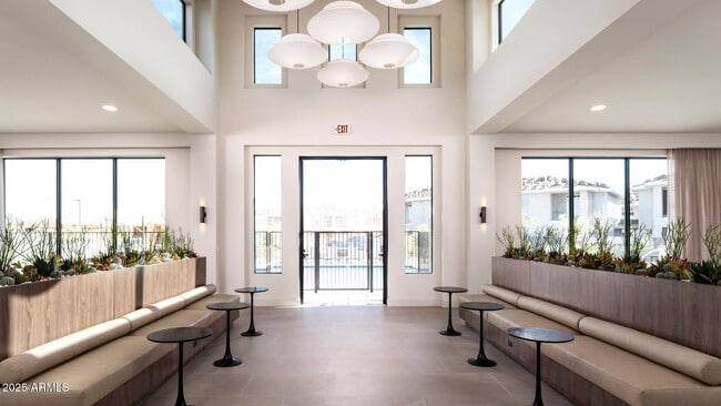 Building Photo - 2121 W Sonoran Desert Dr