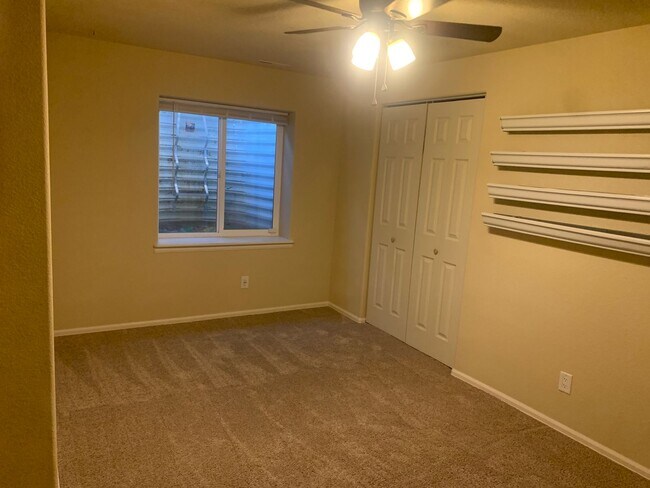 Building Photo - Gorgeous 7 Bed/3.5 Bath Home for Rent in C...