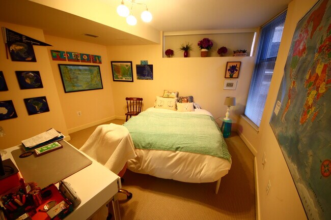 Building Photo - 631 D St NW