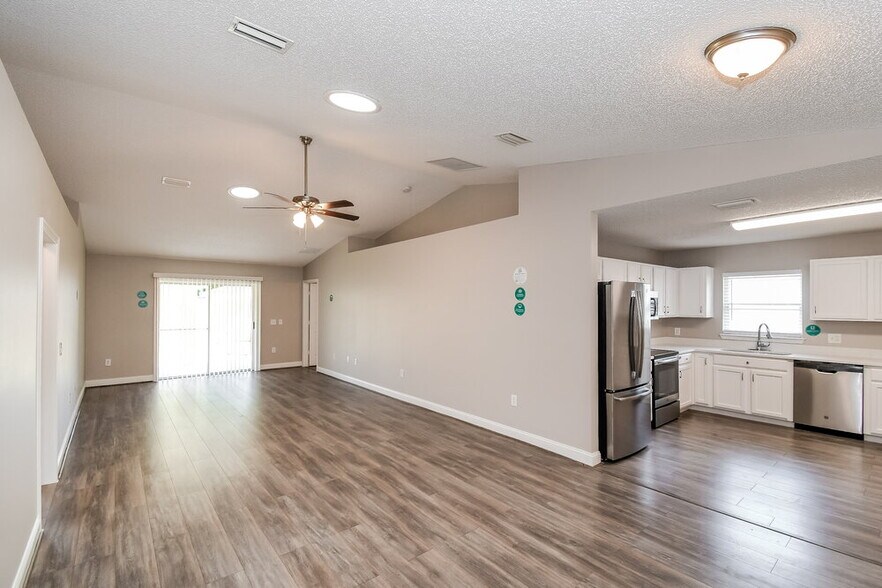 Building Photo - 3347 Double Ln