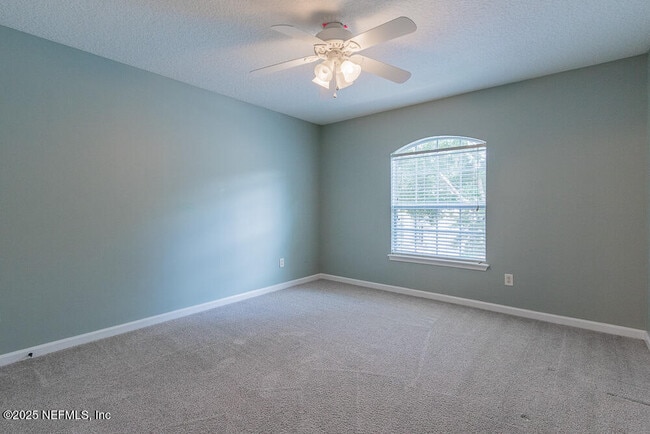 Building Photo - 608 Spruce Creek Rd