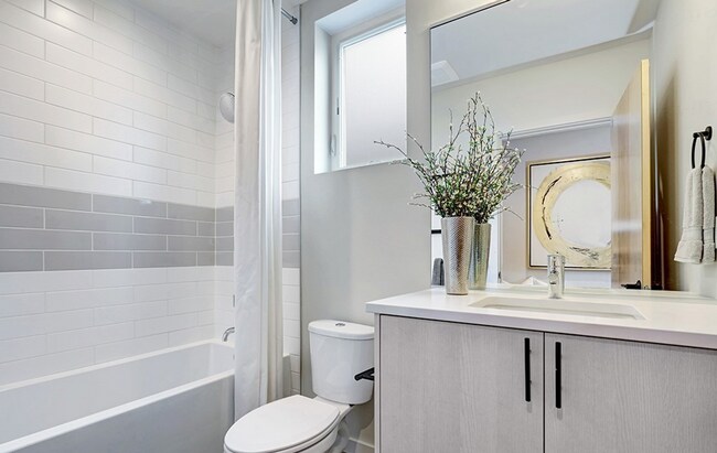 Building Photo - Capitol Hill 2 Bed 1.5 Bath Stunner Available!