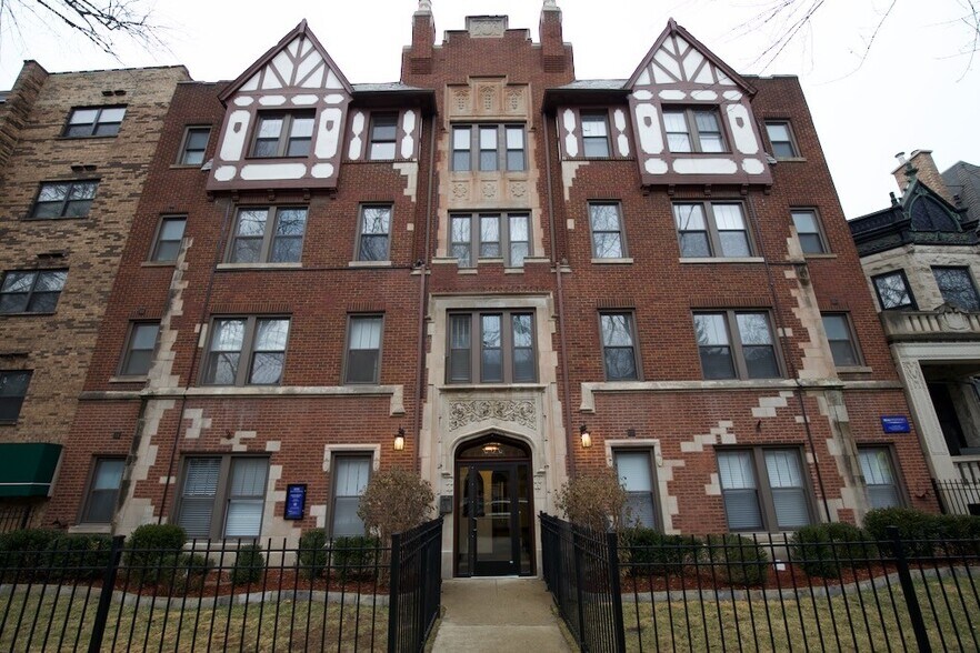 Primary Photo - 661 W Wrightwood Ave