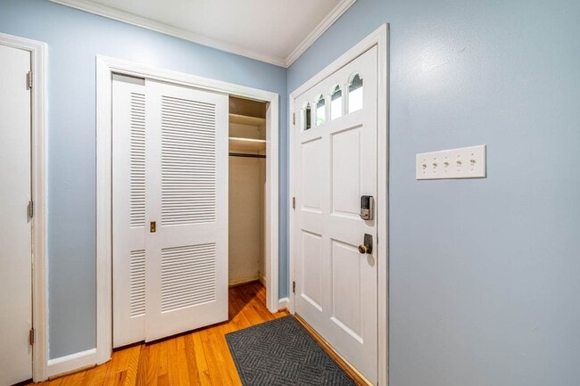 Building Photo - 4222 Arbutus Dr