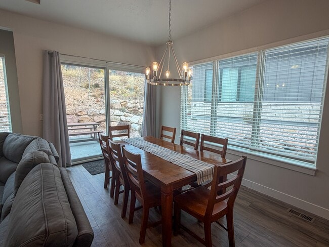 Building Photo - 5979 E Big Horn Pkwy