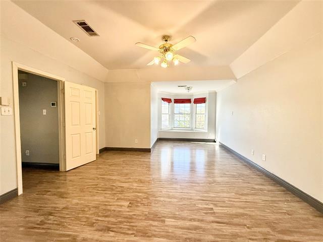 Building Photo - 2301 Mapleleaf Ln