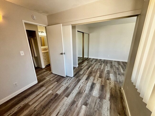 Building Photo - 1 Bed/1 Bath Condo With Bonus Room