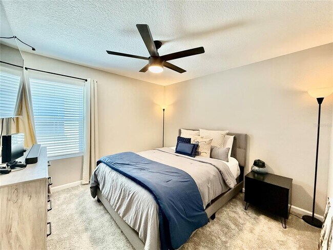 Building Photo - 6255 Golden Bch Dr