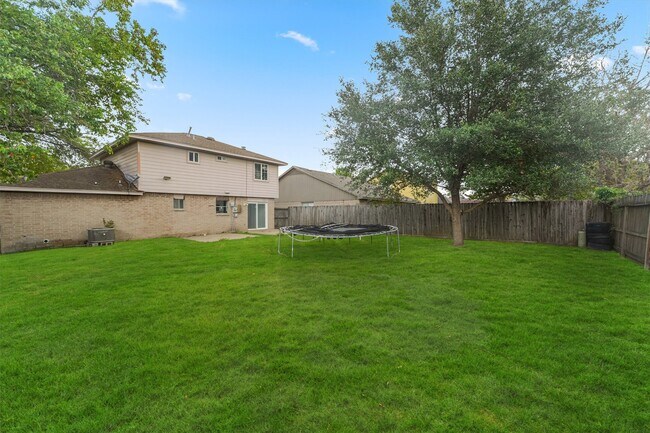 Building Photo - 15326 Peachmeadow Ln