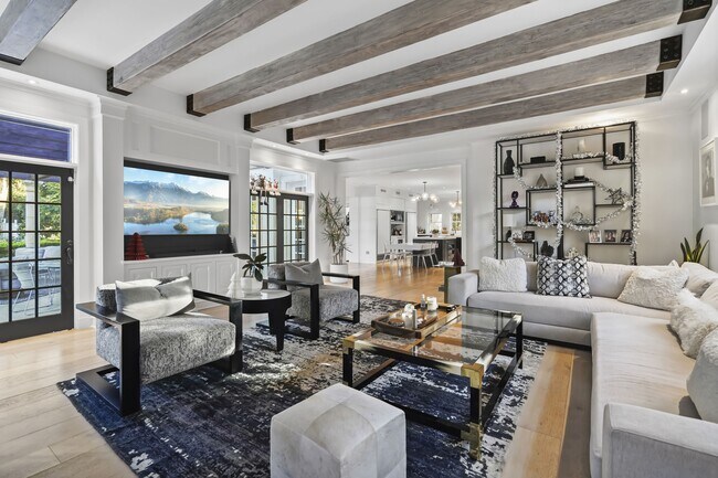 Building Photo - 23255 Mariposa De Oro St