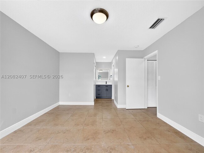 Building Photo - 10505 SW 153rd Ct