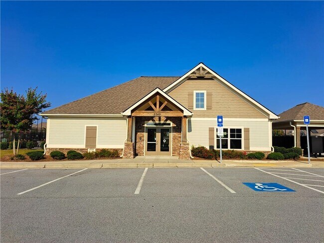 Building Photo - 3329 Long Creek Dr