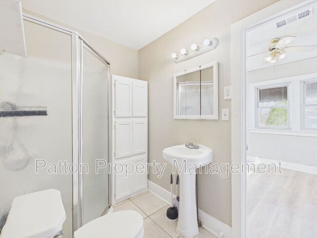 Building Photo - 3411 S Polk St