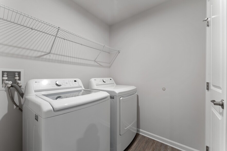 Building Photo - 5103 Spruce Rd