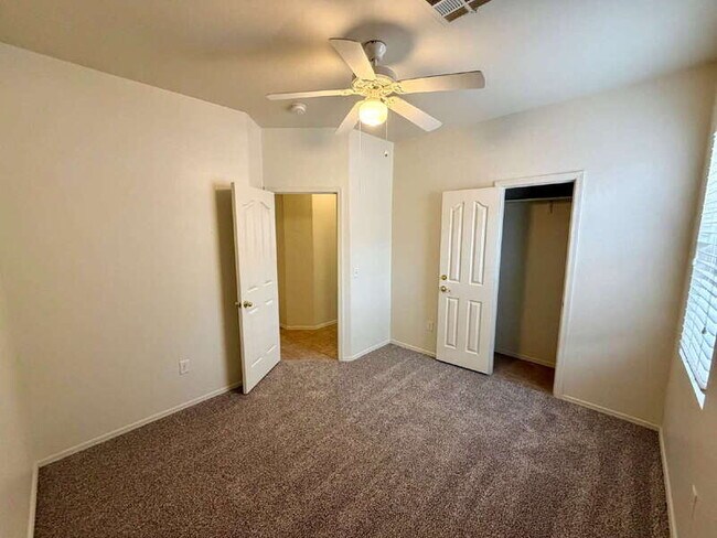 Building Photo - 2540 W Hawks Eye Ave