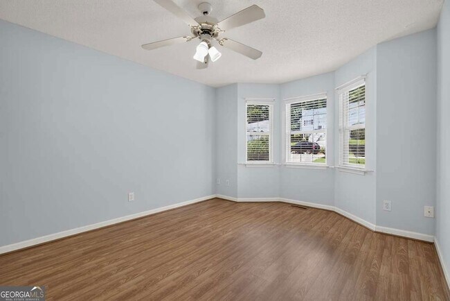 Building Photo - 72 Victorian Cir