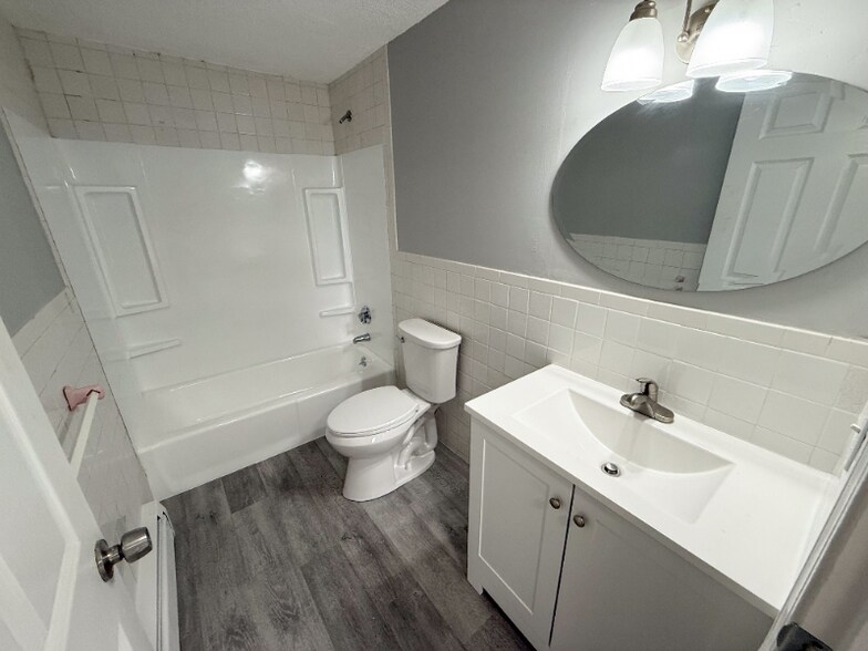 Building Photo - 44 Delmont St