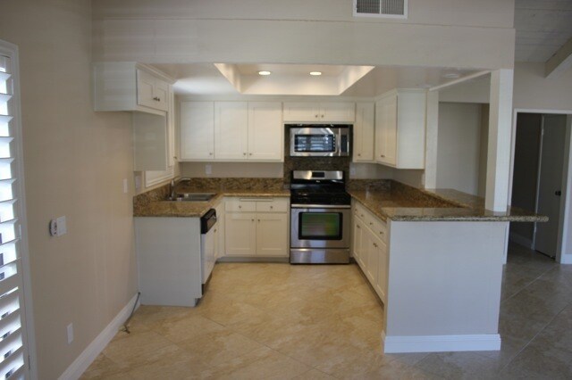 Building Photo - 24672 La Cresta Dr