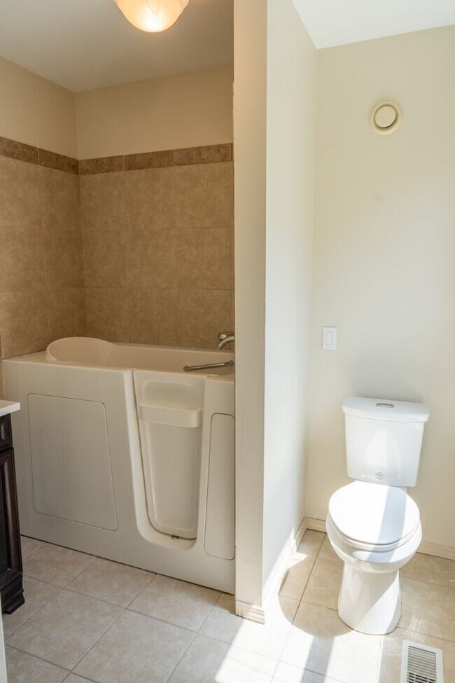 Building Photo - 4Bd/3.5Ba Mill Creek House