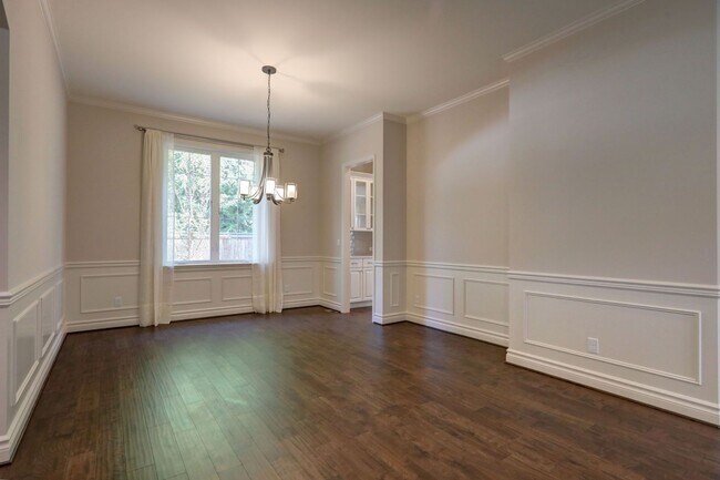 Building Photo - Spacious Custom Home with High-End Finishes Near Lake Sammamish