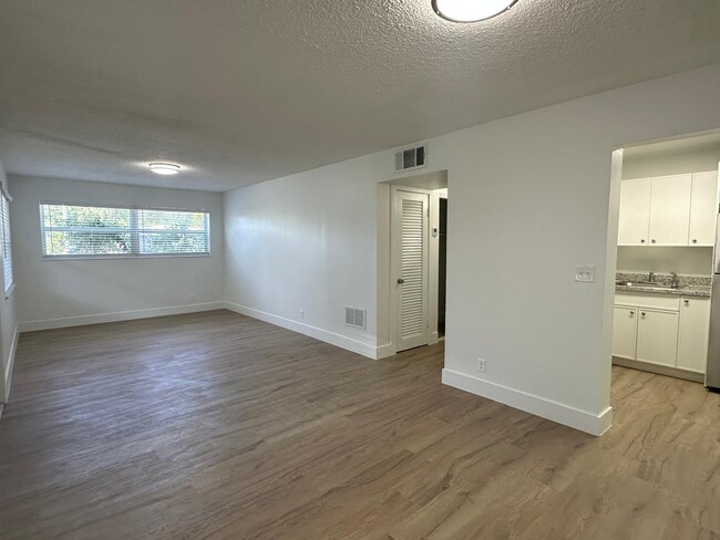 Primary Photo - 2500 Johnson Street