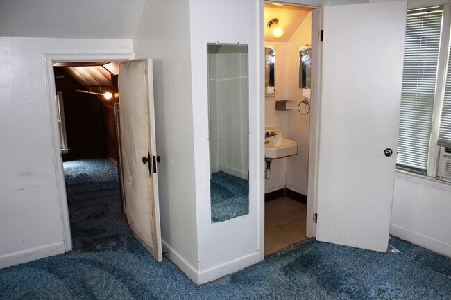 Building Photo - NEXT TO KSU!!!