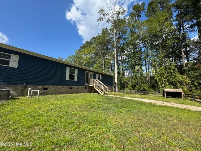 Building Photo - 162 Sandy Creek Dr