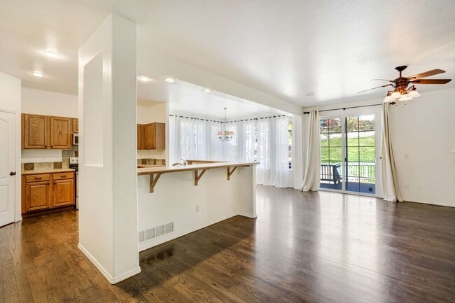 Building Photo - D20 5bdrm Home on Quiet Street in North Colorado Springs Area