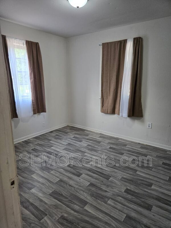 Building Photo - 501 S Cypress St