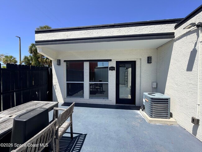 Building Photo - 1464 Guava Ave