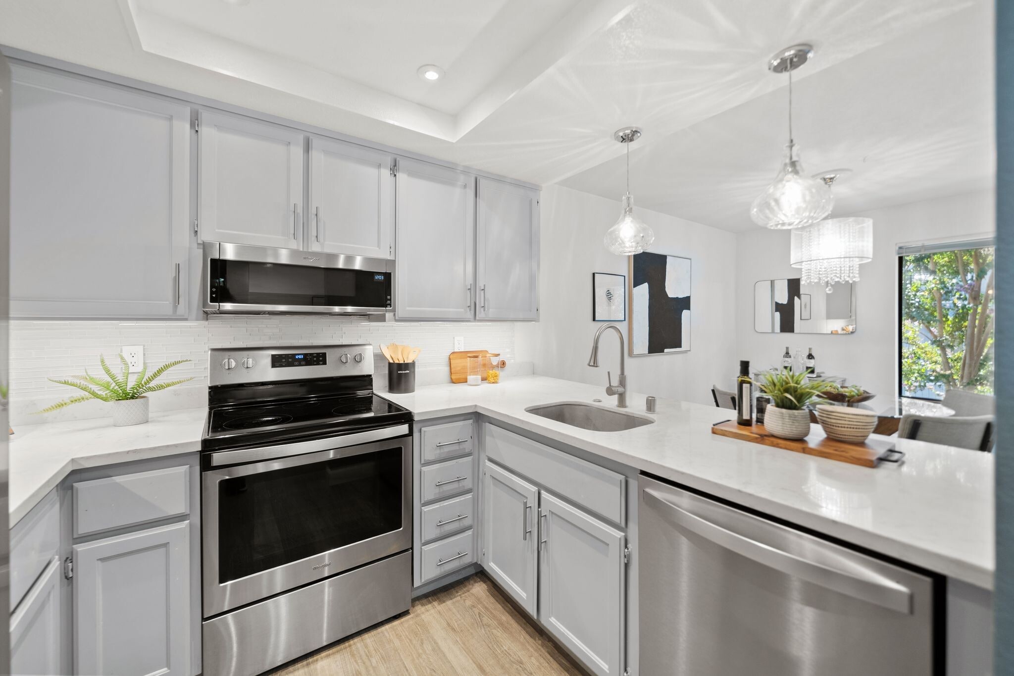 Building Photo - 906 La Barbera Dr