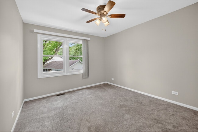 Building Photo - 212 Amherst Ct