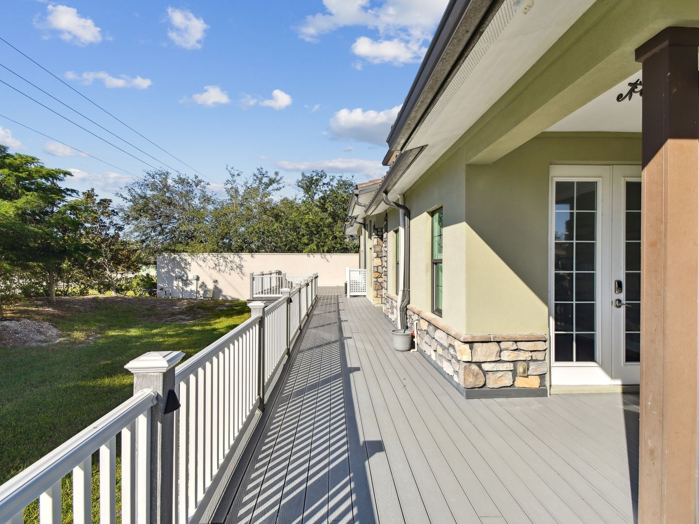 Building Photo - 21000 Isola Bella Cir